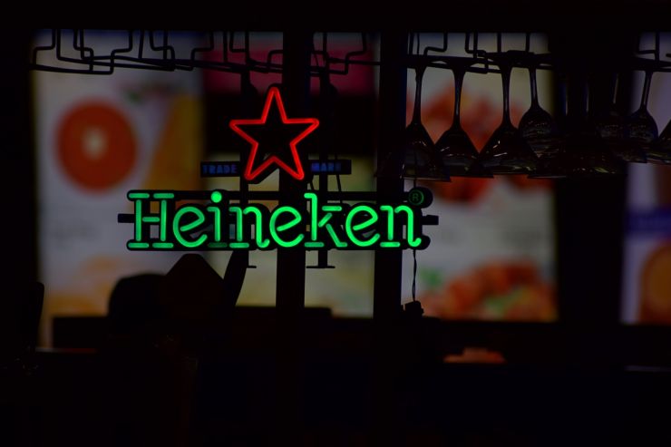 Heineken привяжет зарплаты руководства к достижению «зелёных» целей