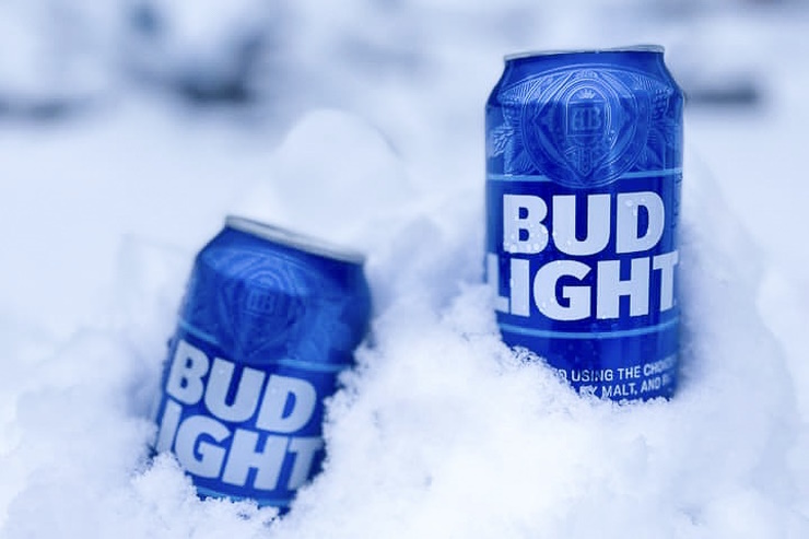 Anheuser-Busch повысит расходы на продвижение Bud Light после скандала