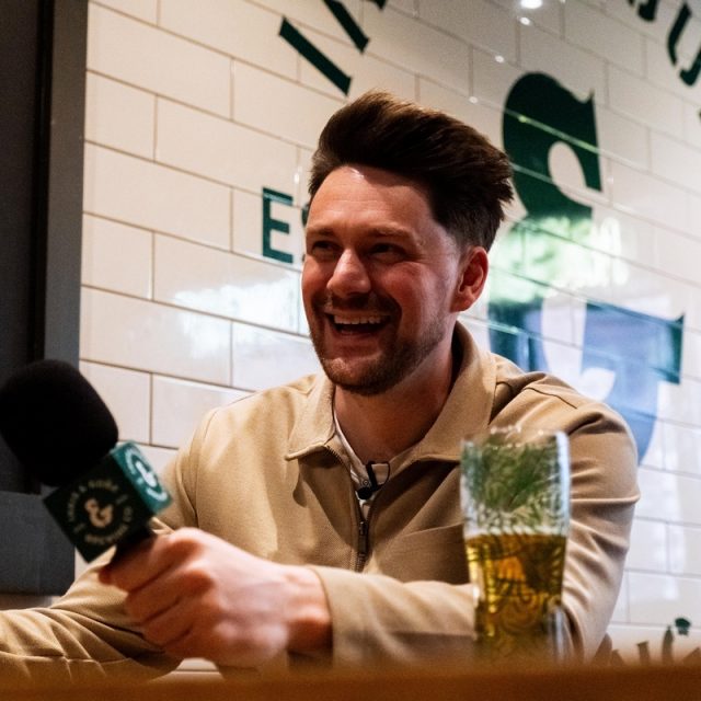 https://center.beer/wp-content/uploads/2025/03/comedian-sets-out-to-collect-those-great-pub-tales-9136a20-640x640.jpg
