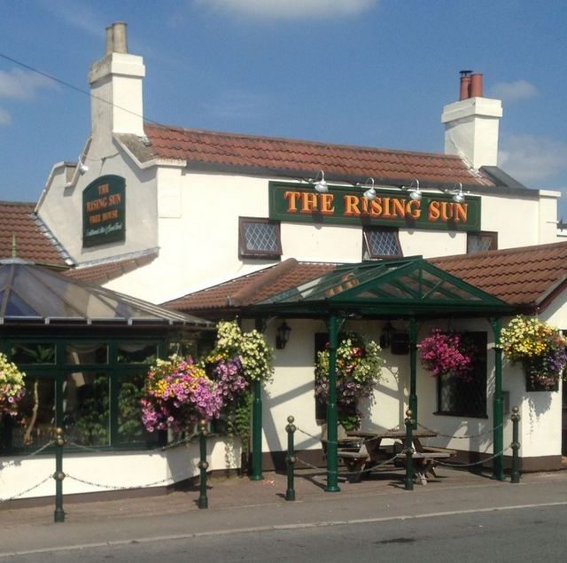 https://center.beer/wp-content/uploads/2025/03/rising-sun-is-bristol-camra-pub-of-the-year-f0acfee-640x635.jpg