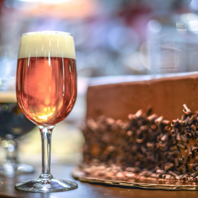 https://center.beer/wp-content/uploads/2025/04/chocs-away-try-some-easter-craft-beer-pairing-d490255-640x640.jpg