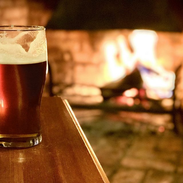 https://center.beer/wp-content/uploads/2025/04/parliamentarians-want-to-help-beer-and-pub-sector-thrive-c775e43-640x640.jpg